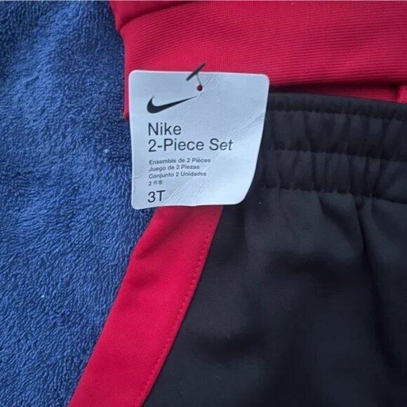 Nike Red Therma-Fit Jacket - Picture 10 of 10